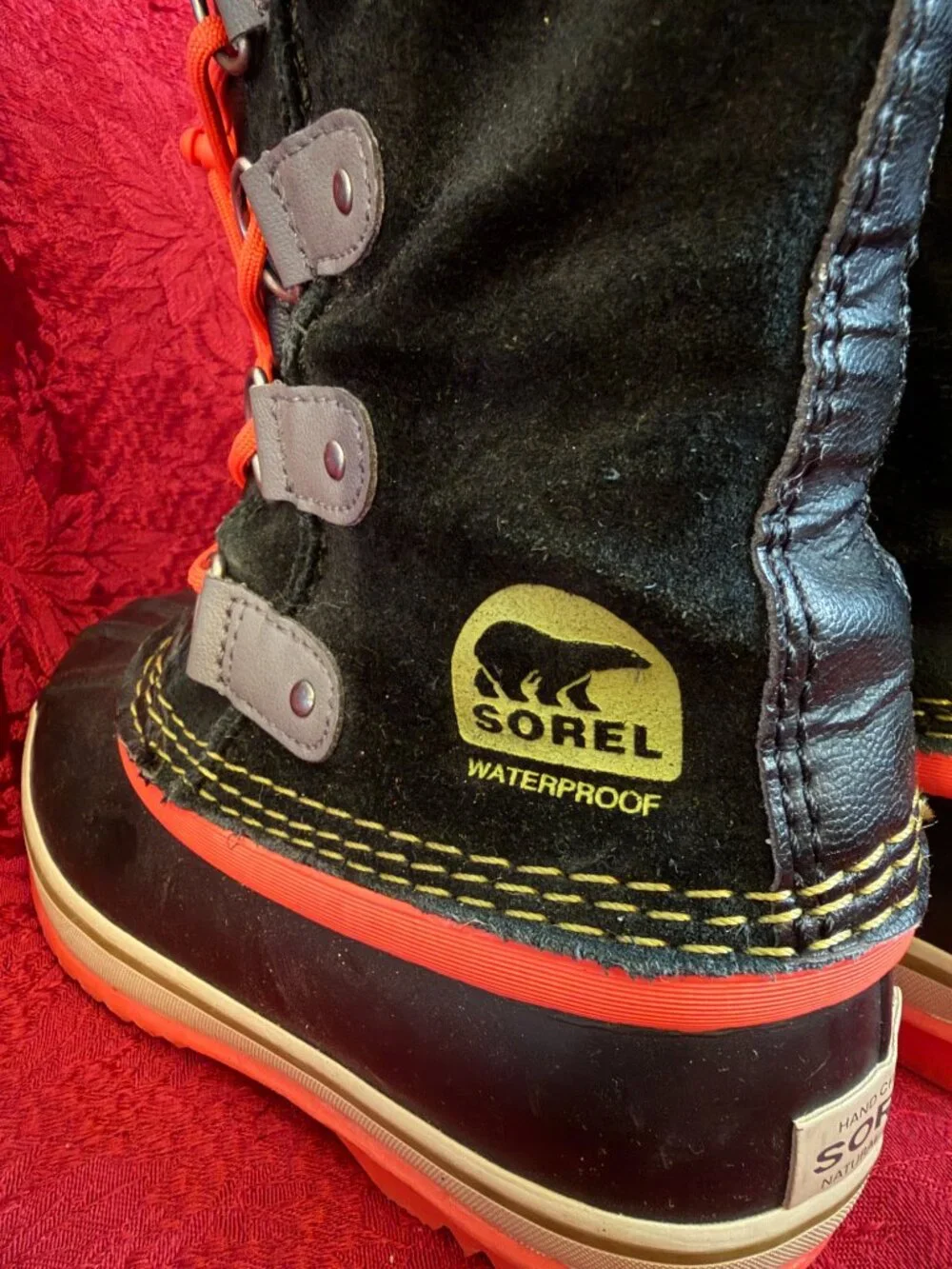 Sorel gently preloved